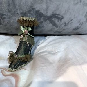 Gorgeous vintage collectable shoe